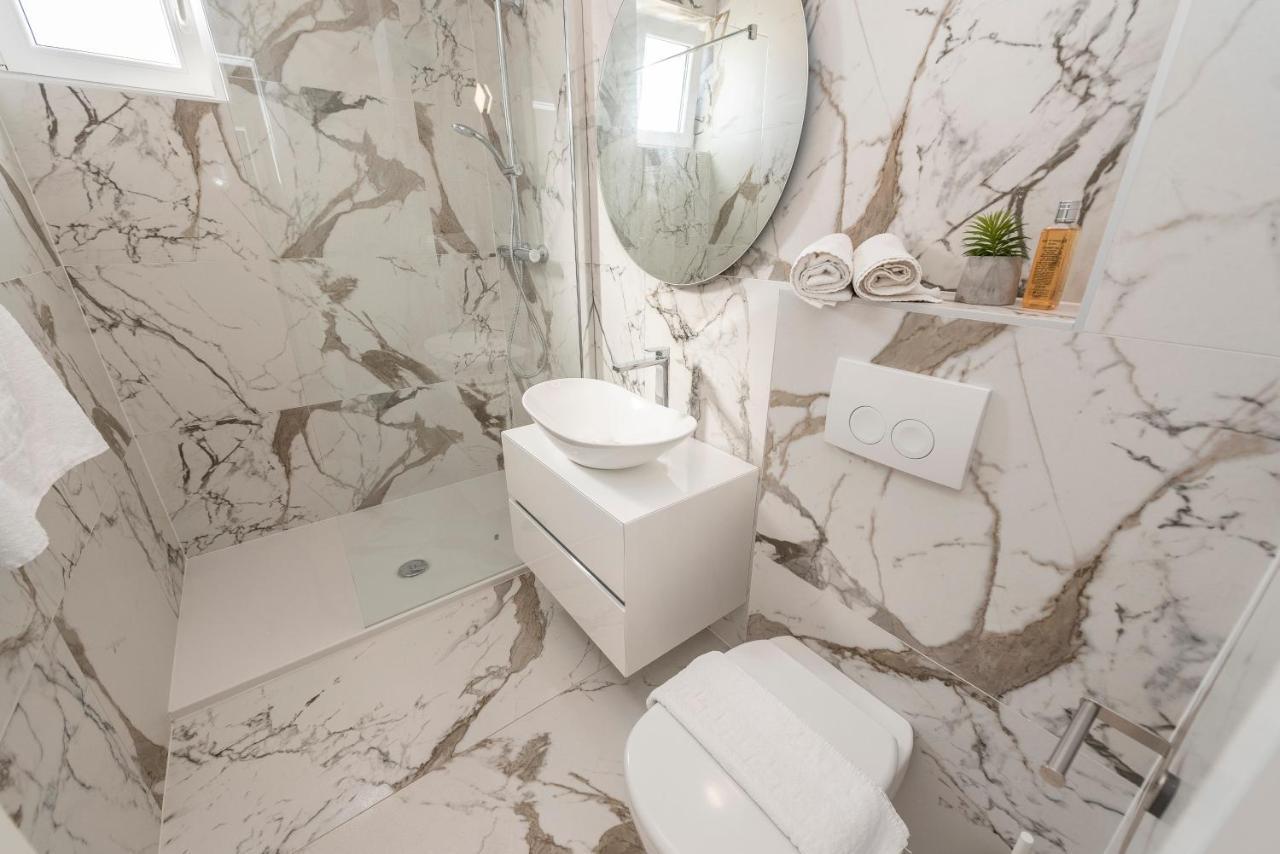 Mediteran Luxury Penthouse With Jacuzzi Mandre Exteriör bild