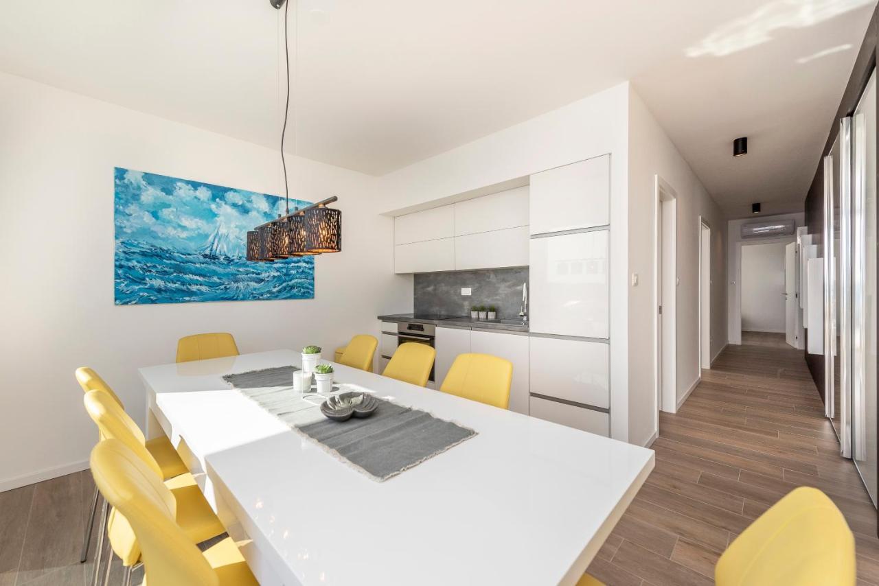 Mediteran Luxury Penthouse With Jacuzzi Mandre Exteriör bild