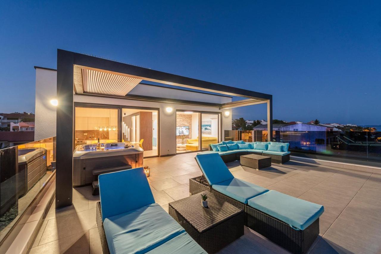 Mediteran Luxury Penthouse With Jacuzzi Mandre Exteriör bild