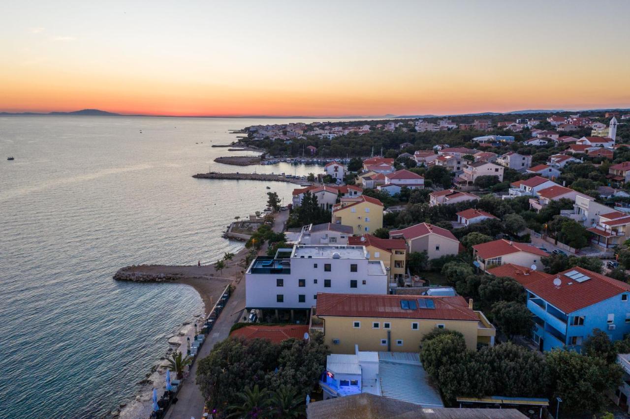 Mediteran Luxury Penthouse With Jacuzzi Mandre Exteriör bild